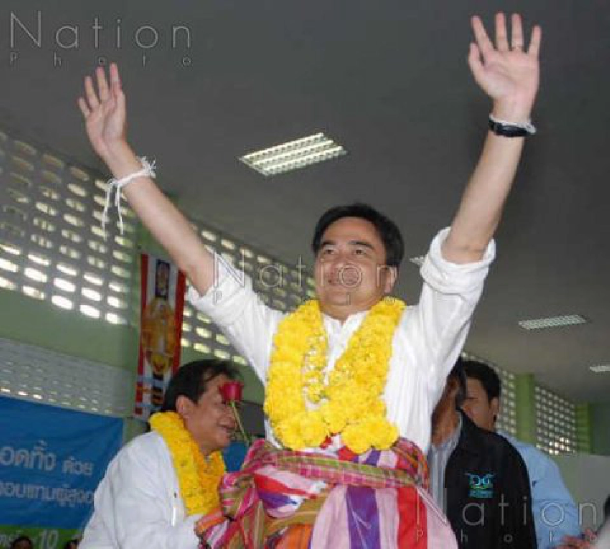"มาร์ค"โวปชป.พร้อมเป็นรบ.ที่สุด "มาร์ค"โวปชป.พร้อมเป็นรบ.ที่สุด