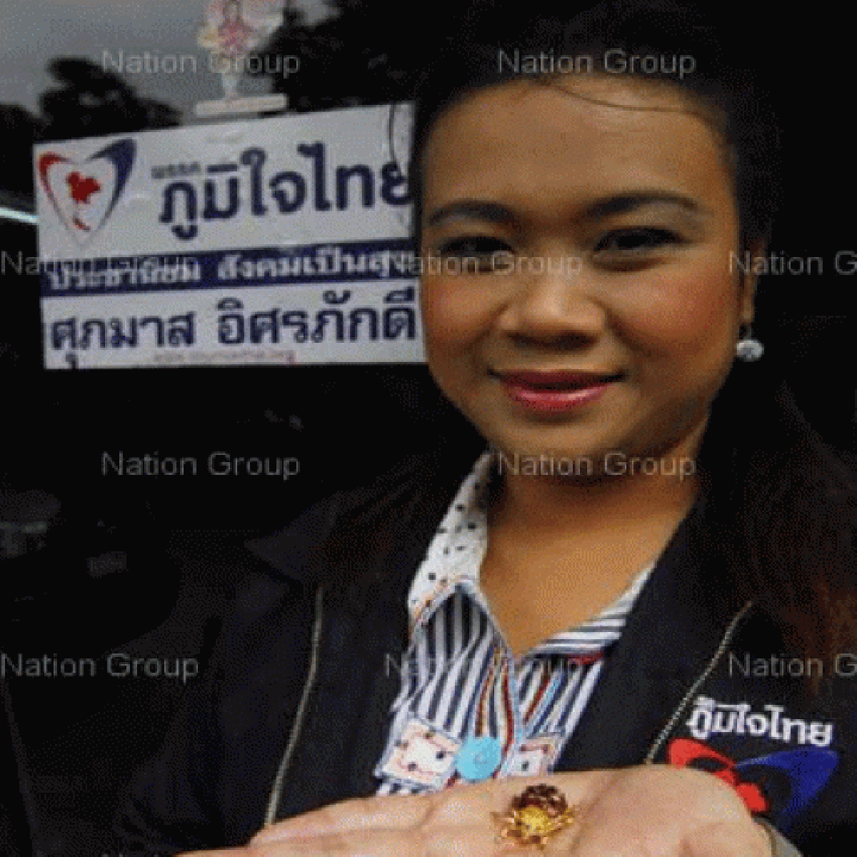 "ของขลัง"คู่ใจผู้สมัครส.ส.สาว "ของขลัง"คู่ใจผู้สมัครส.ส.สาว