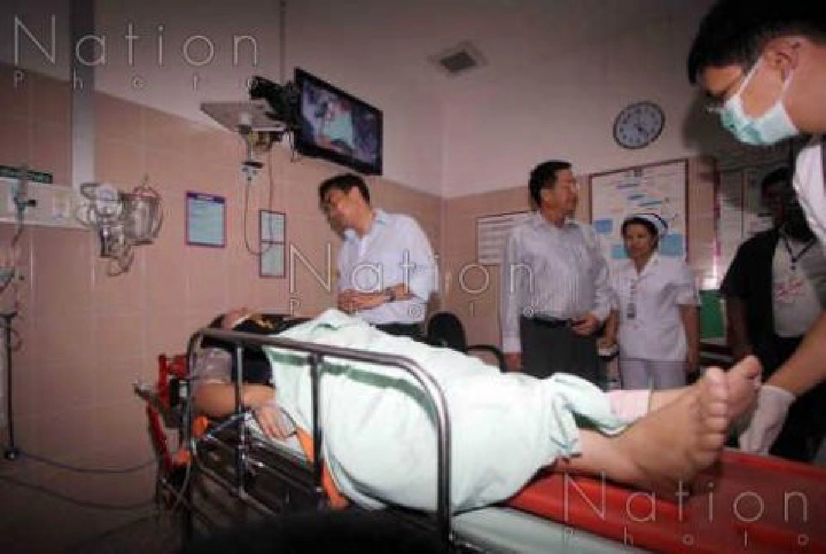 ขบวนสื่อตามมาร์คหาเสียงเกิดอุบัติเหตุ