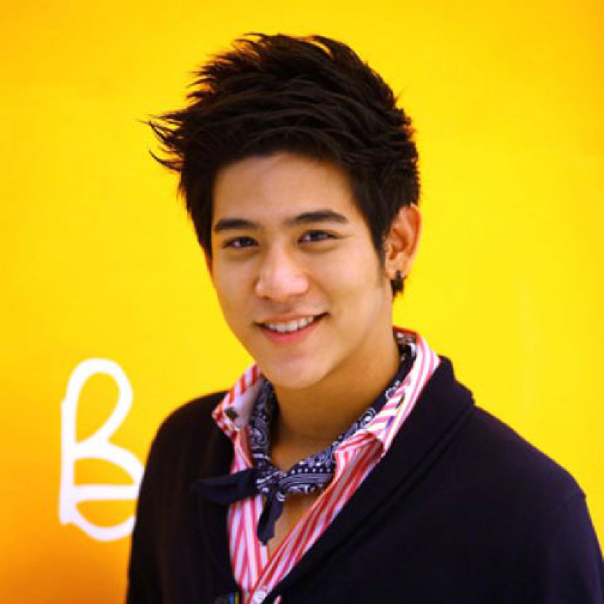 เม้าท์นอกจอ (เสาร์ที่ 11 มิถุนายน 2554)
เม้าท์นอกจอ (เสาร์ที่ 11 มิถุนายน 2554)