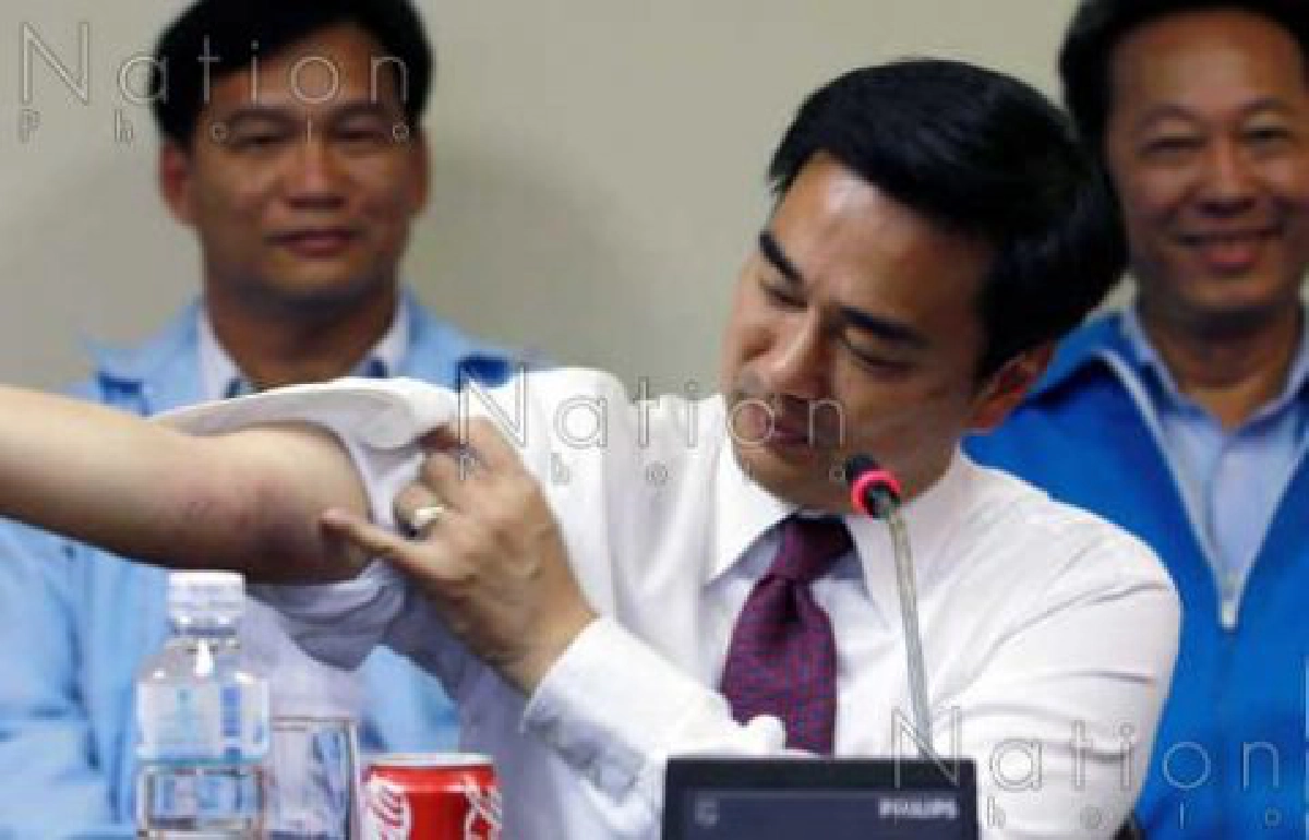 'มาร์ค'เปิดใจเครือเนชั่นรับยังตามพท. 'มาร์ค'เปิดใจเครือเนชั่นรับยังตามพท.