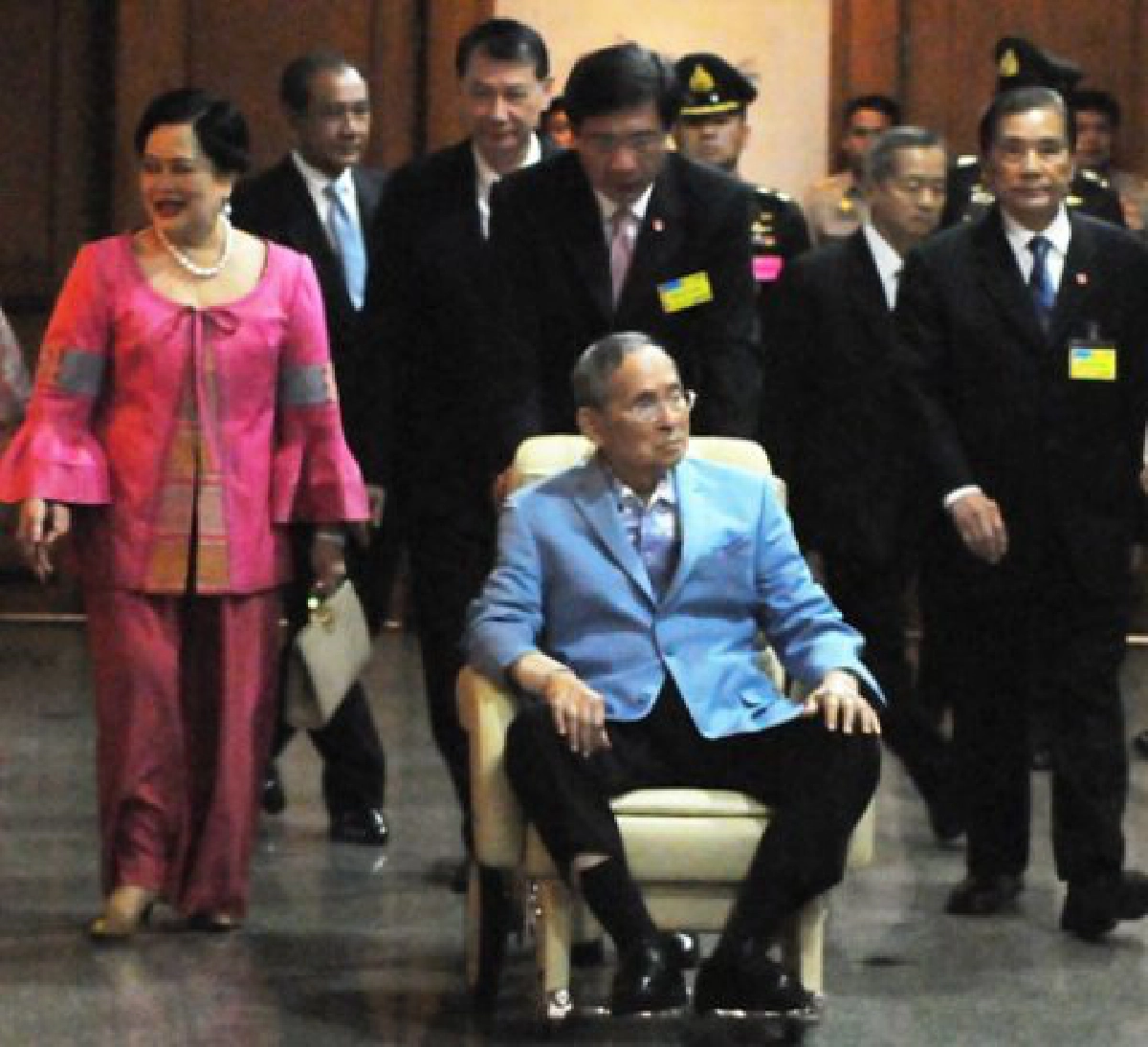 ในหลวงพระอาการดี-พระเนตรปกติ ในหลวงพระอาการดี-พระเนตรปกติ