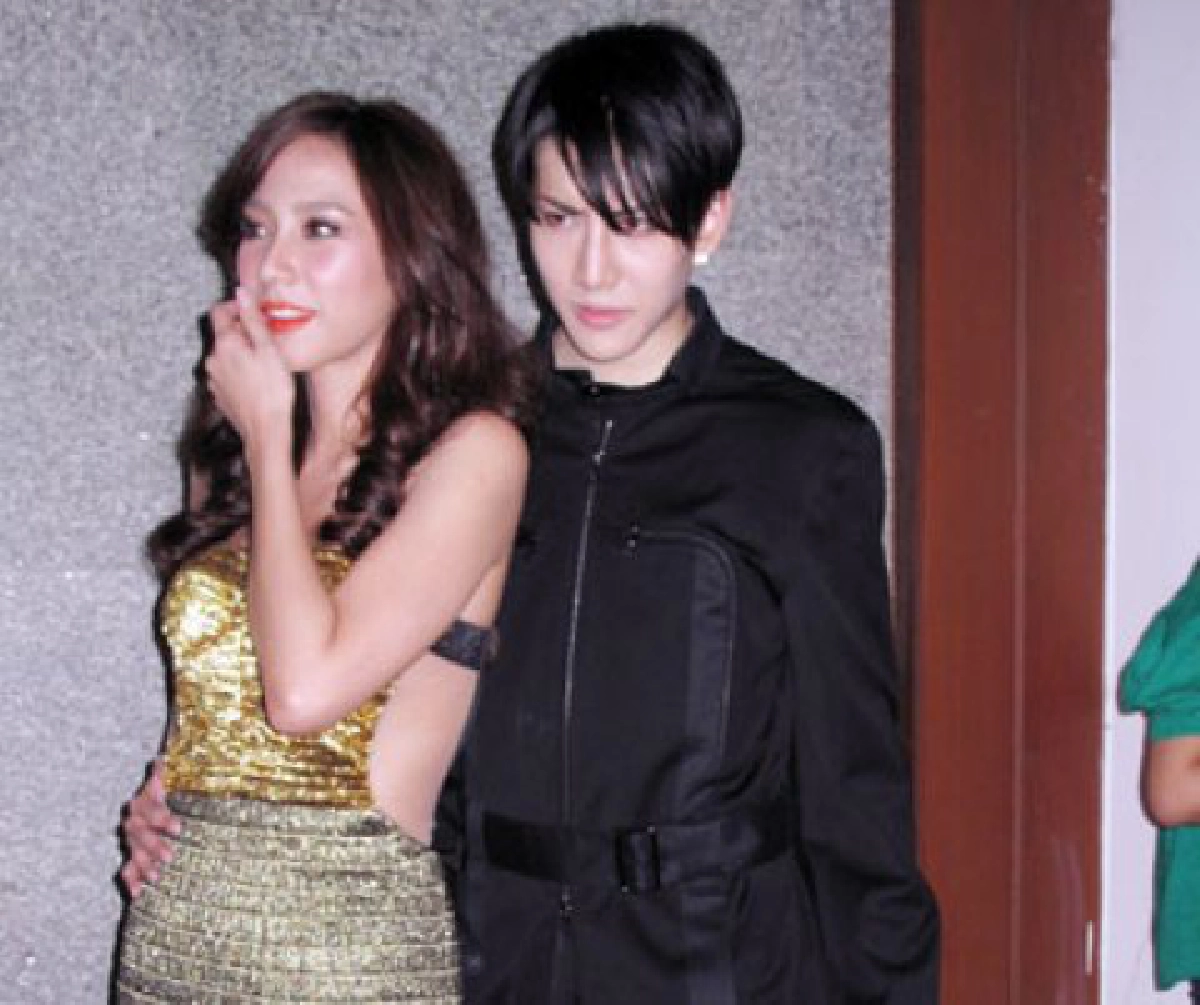 เสียสูญไปเล็กน้อย ขอ "เจ๊อั้ม" พิงหน่อยนะน้องไมค์!!" 
