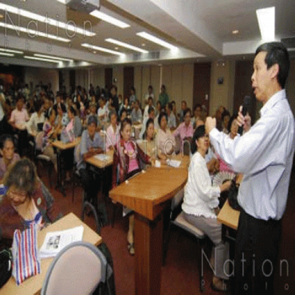 ปชช.แห่ร่วมลงชื่อกล่าวโทษยิ่งลักษณ์ ปชช.แห่ร่วมลงชื่อกล่าวโทษยิ่งลักษณ์