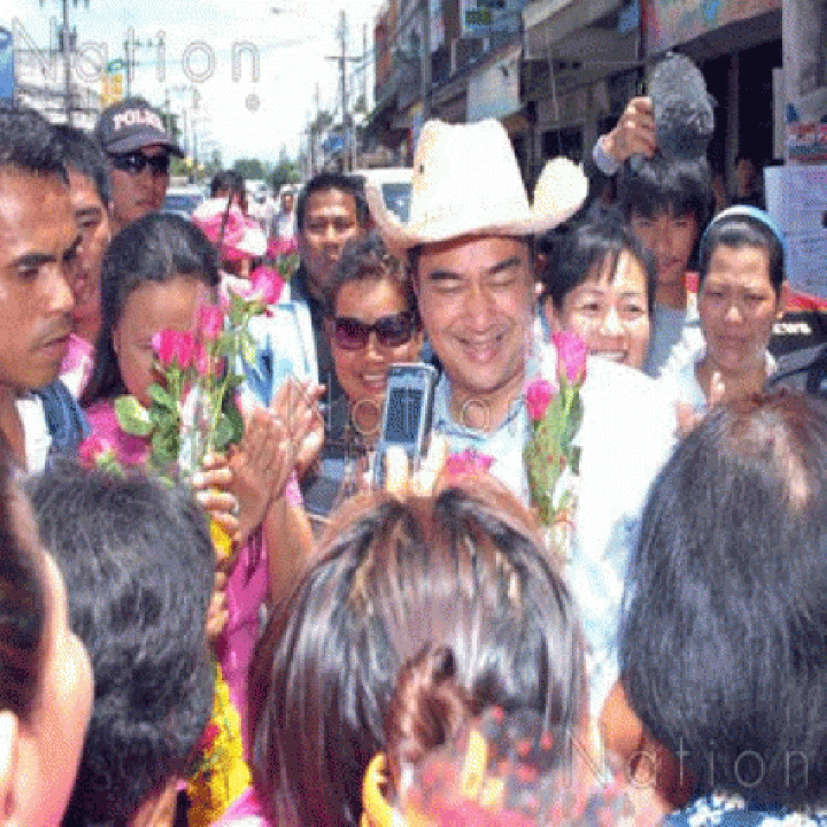 มาร์คหวังพลังเงียบเลือกปชป.ที่ถูกรังแก มาร์คหวังพลังเงียบเลือกปชป.ที่ถูกรังแก