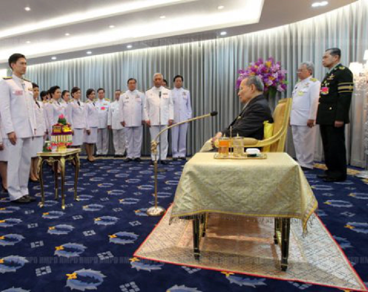ในหลวงทรงให้ผู้พิพากษาเป็นกลาง ในหลวงทรงให้ผู้พิพากษาเป็นกลาง