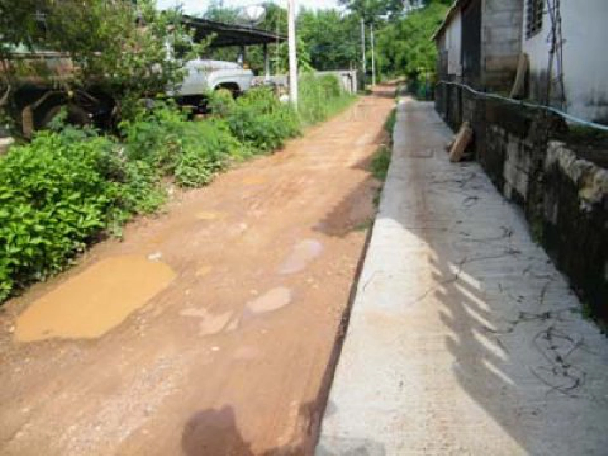 ฝนตก น้ำท่วม เดินทางลำบาก
