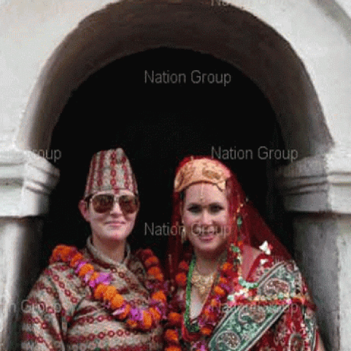 คู่รักเลสเบี้ยนมะกันวิวาห์ในเนปาลประเดิมเป็นคู่แรกประทับใจพิธีฮินดู คู่รักเลสเบี้ยนมะกันวิวาห์ในเนปาลประเดิมเป็นคู่แรกประทับใจพิธีฮินดู