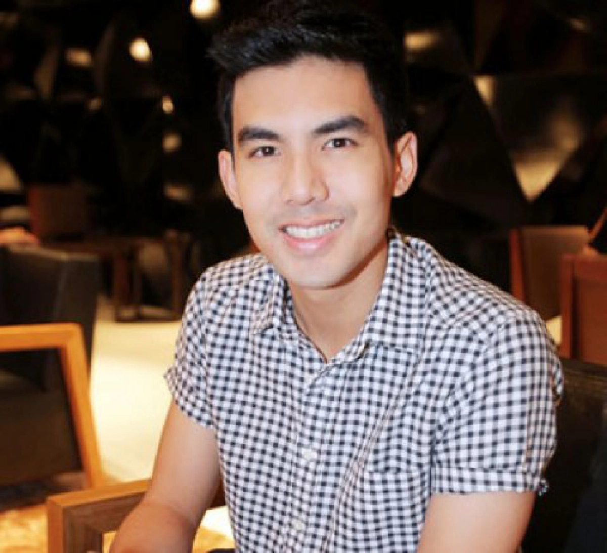 เม้าท์นอกจอ  (พฤหัสบดีที่ 23 มิถุนายน 2554)

