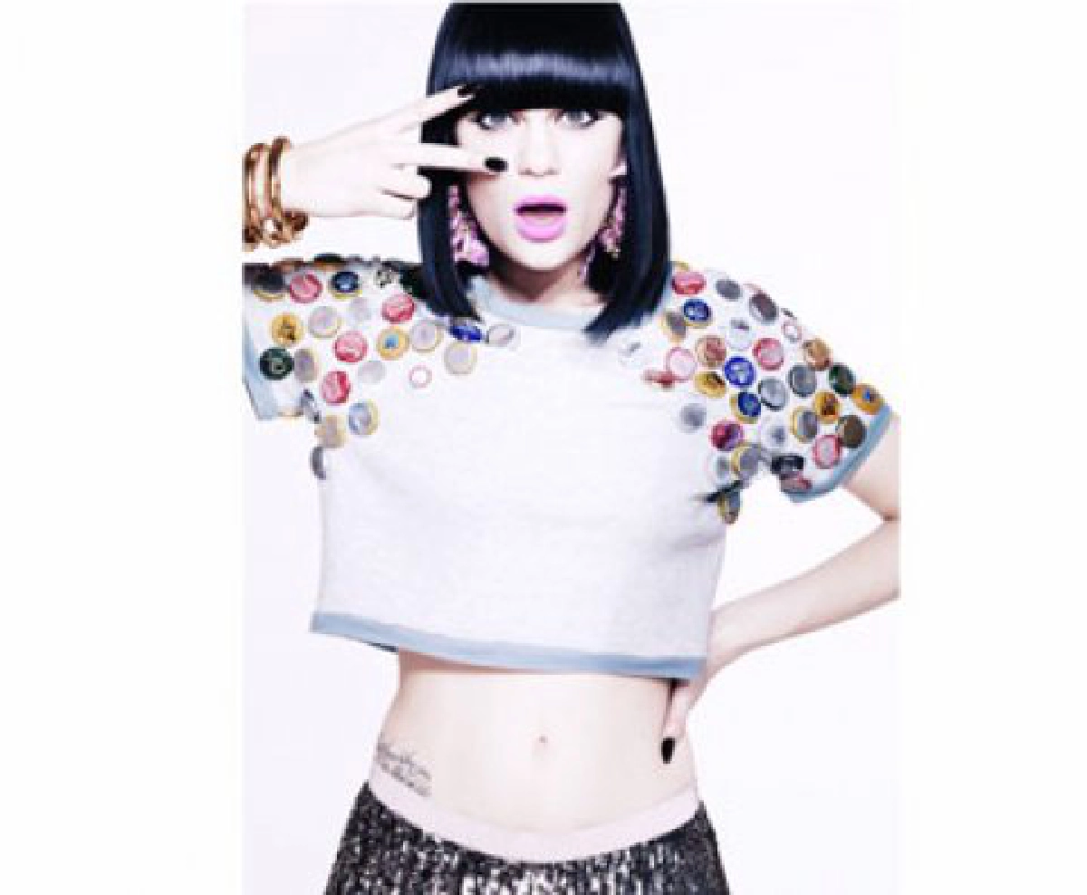 สาวเปรี้ยวเจสซี เจ
ไม่ได้มีดีแค่ผมม้า
สาวเปรี้ยวเจสซี เจ
ไม่ได้มีดีแค่ผมม้า