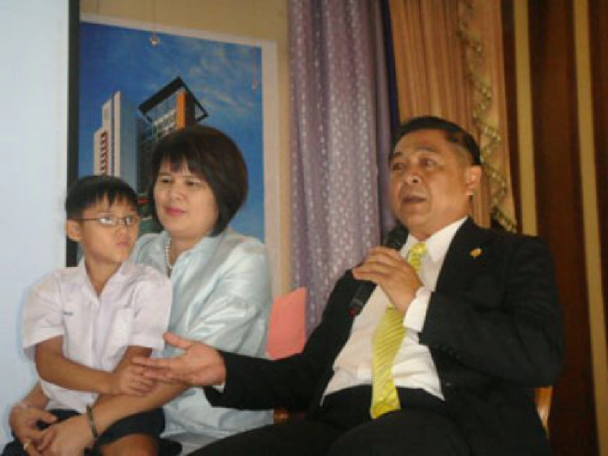 ระดุมทุนสร้างความหวังเด็ก-พ่อแม่ 

