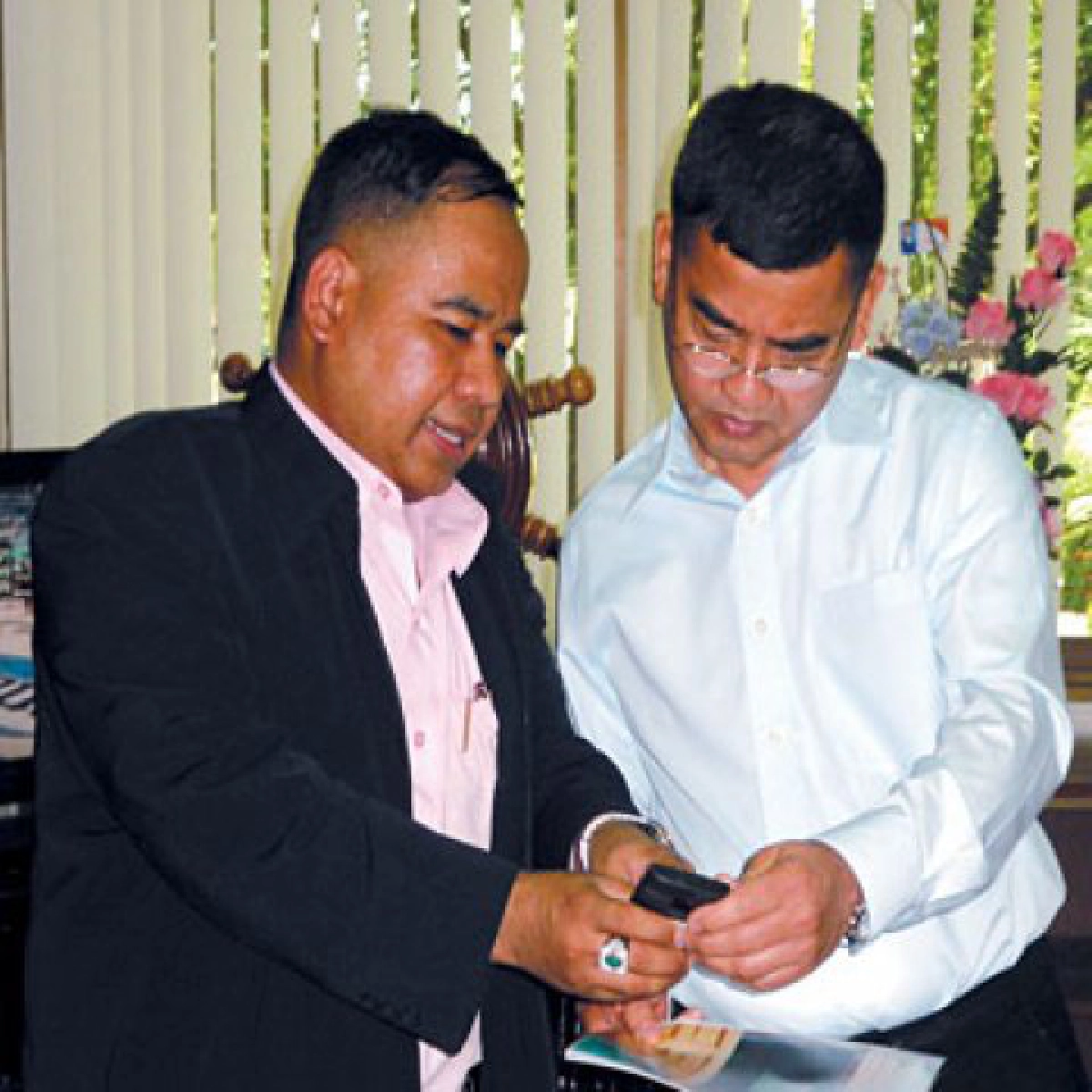 เอกซเรย์พระเกย์ ตุ๊ด เณรแต๋วจีวรเกาะอก โอบิ สไบเฉียง