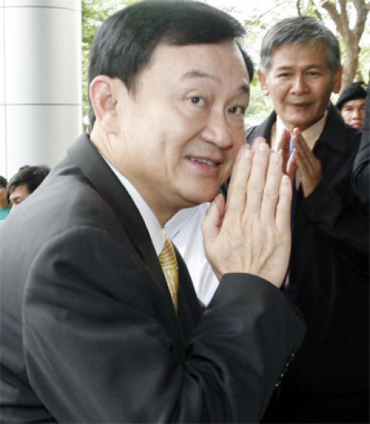 ใครจะจัดให้ ใครจะจัดให้