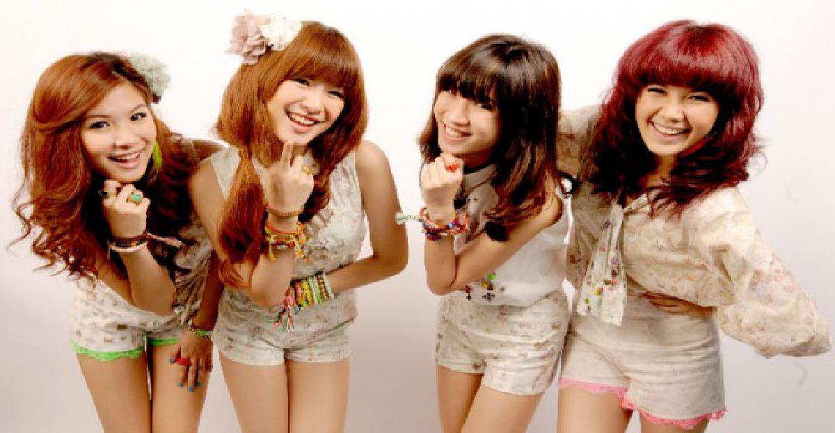 "แกรมมี่" ดัน 4 สาว "โอลีฟส์"
ปลุกกระแส "เกิร์ลกรุ๊ป"
"แกรมมี่" ดัน 4 สาว "โอลีฟส์"
ปลุกกระแส "เกิร์ลกรุ๊ป"