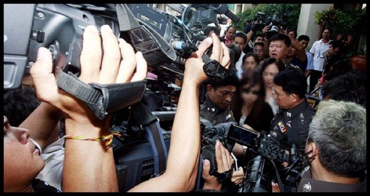 'แพรวา'ปฏิเสธโทรขณะขับ 'แพรวา'ปฏิเสธโทรขณะขับ