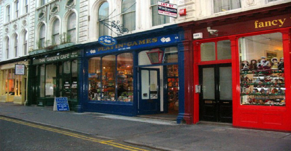 พบรักที่ Portobello
ยืนจูบหวานที่ Notting Hill พบรักที่ Portobello
ยืนจูบหวานที่ Notting Hill
