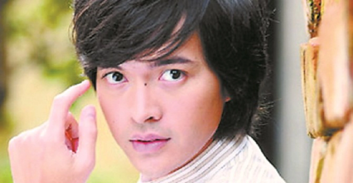 พลิกชีวิต"ศิลปินธรรมดา"กลายเป็น"ดาราดัง" พลิกชีวิต"ศิลปินธรรมดา"กลายเป็น"ดาราดัง"