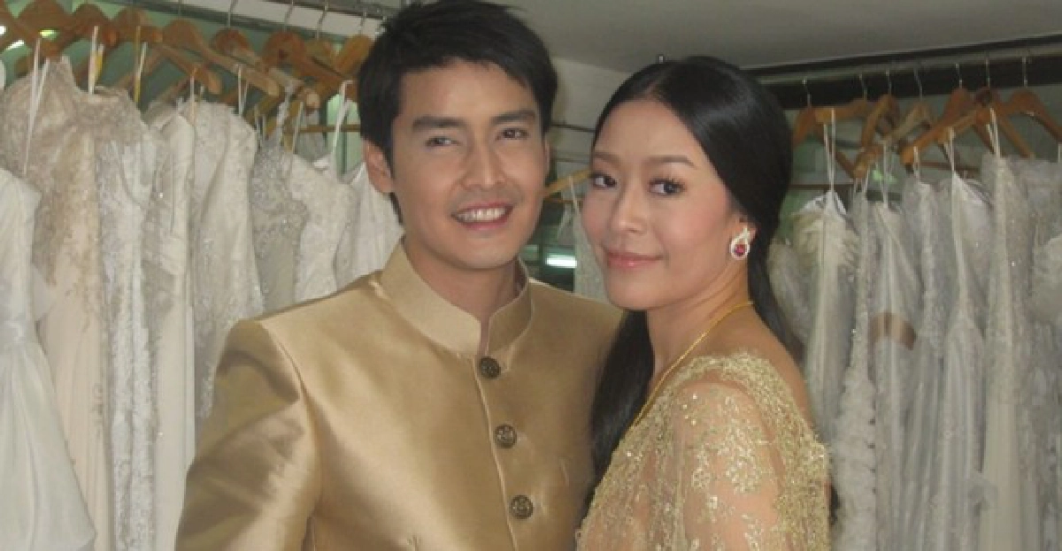 'เขตต์-แนท'ลองชุดวิวาห์แน่พ.ย.นี้
'เขตต์-แนท'ลองชุดวิวาห์แน่พ.ย.นี้