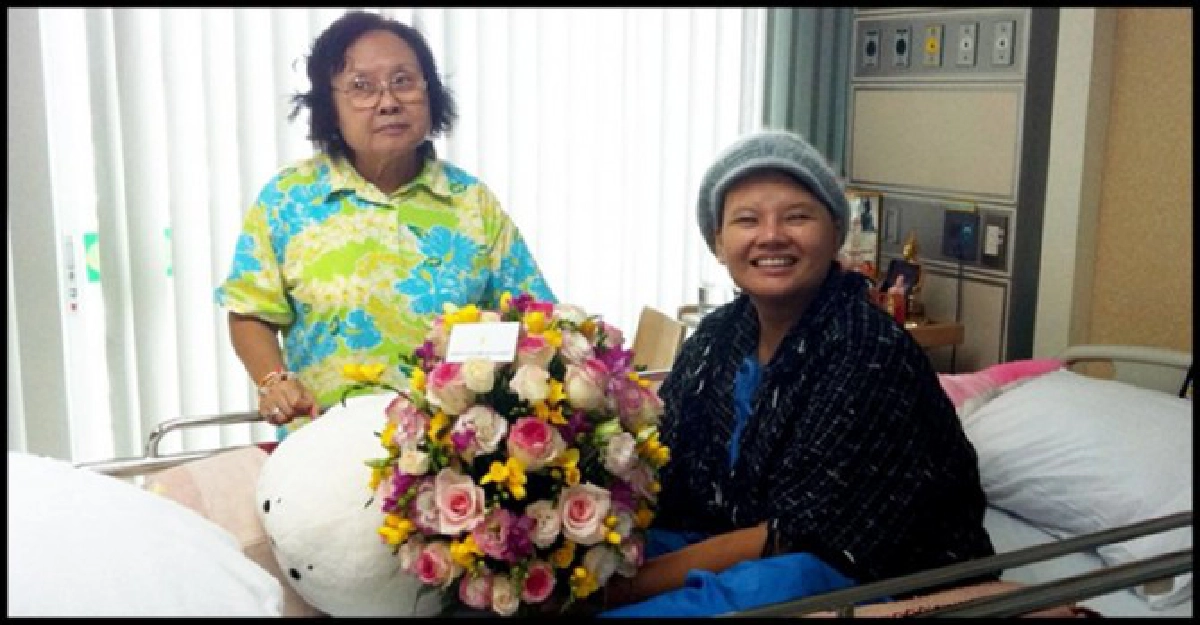 สมเด็จพระทพฯพระราชทานพานดอกไม้ให้กำลังใจ'หมอมุก'

