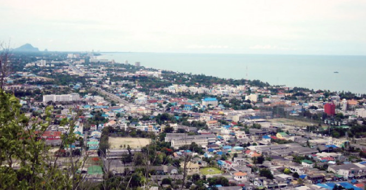 หัวหิน:เรือนอินทร์ หน้าพระลาน
หัวหิน:เรือนอินทร์ หน้าพระลาน