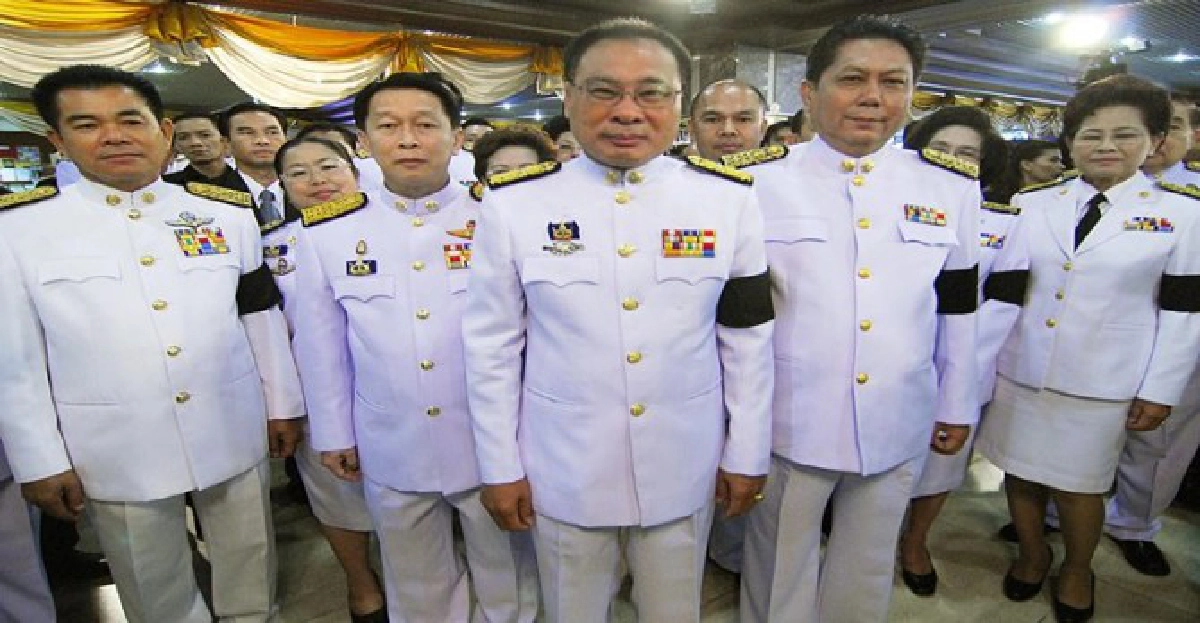 'ปธ.สภาฯคนใหม่'ยันทำงานเป็นกลาง
'ปธ.สภาฯคนใหม่'ยันทำงานเป็นกลาง
