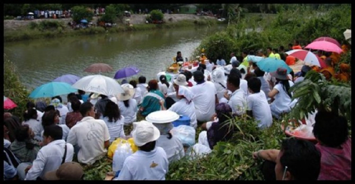 ตื่นงมซากเรือโบราณ'คอหวย'แห่ชมแน่น
ตื่นงมซากเรือโบราณ'คอหวย'แห่ชมแน่น