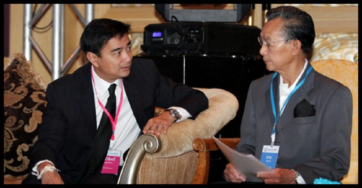 'มาร์ค'พร้อมผลักดัน'ครม.เงา'รอทุกอย่างชัด
'มาร์ค'พร้อมผลักดัน'ครม.เงา'รอทุกอย่างชัด