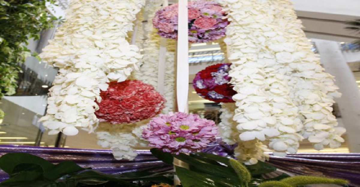 ศิลป์พฤกษาบูชาคุณ แม่