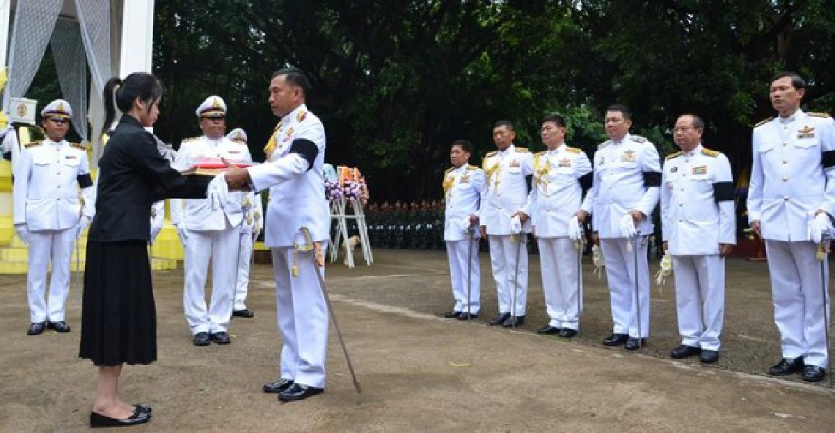 พระราชทานเพลิงศพพลฯนิกรอย่างสมเกียรติ