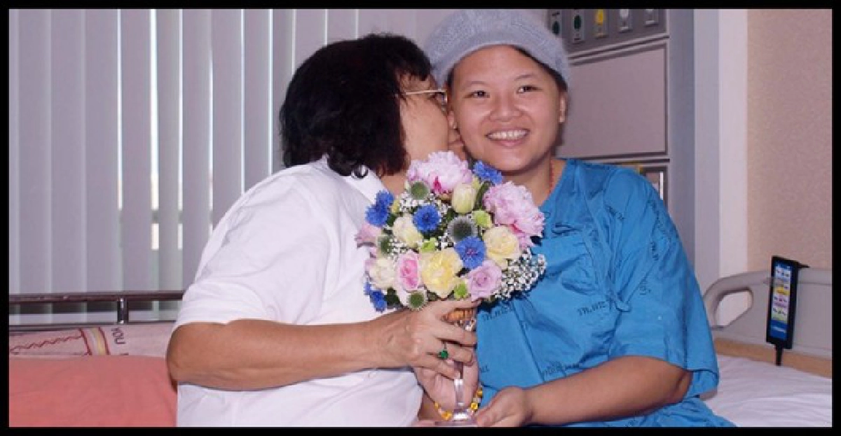 ราชินีพระราชทานดอกไม้'หมอมุก' ราชินีพระราชทานดอกไม้'หมอมุก'