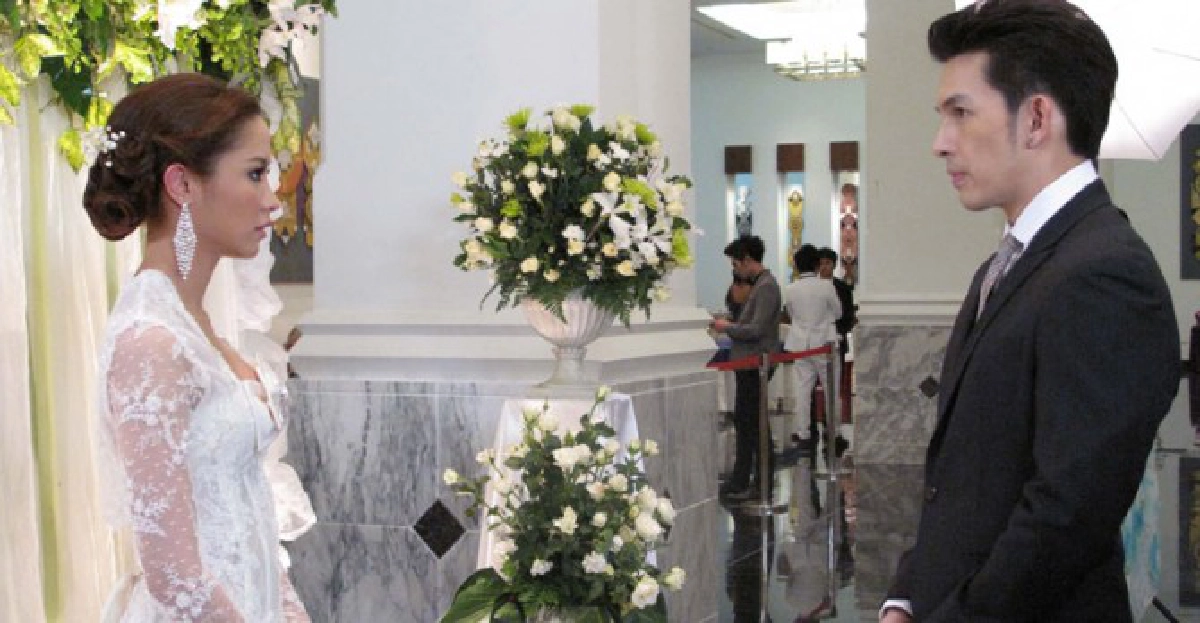 'แหนม'ควง'น้ำชา'วิวาห์สวีทใน'พิมมาลา'
'แหนม'ควง'น้ำชา'วิวาห์สวีทใน'พิมมาลา'