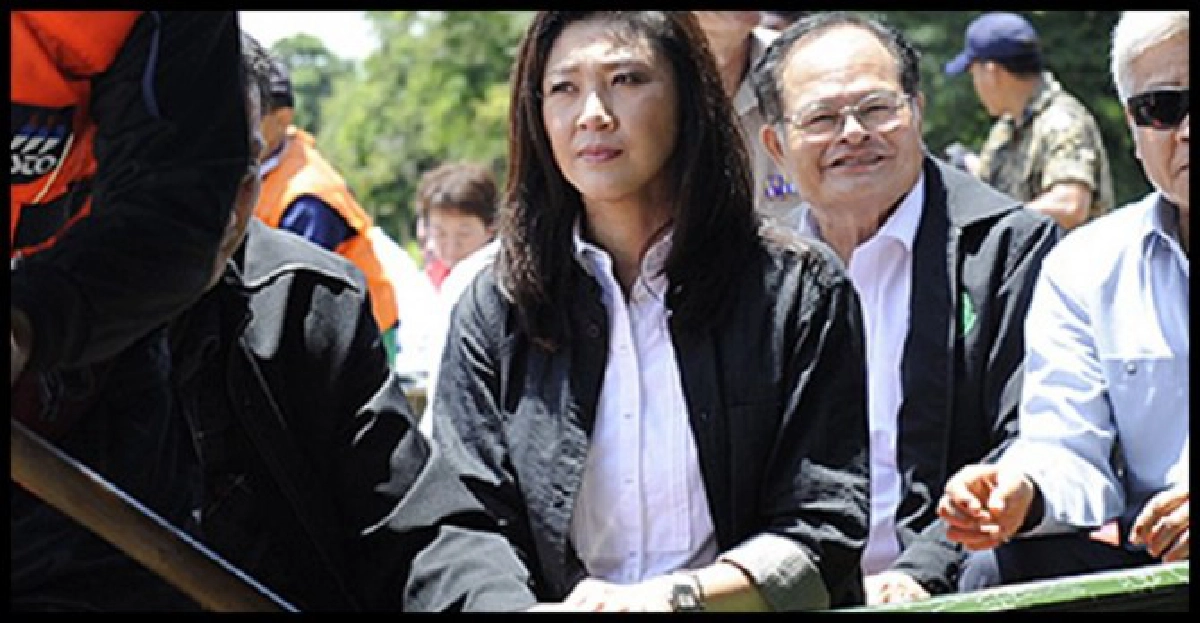 'ปู'ตรวจน้ำท่วมยันตั้งเลขาฯไม่เกี่ยวแดง 'ปู'ตรวจน้ำท่วมยันตั้งเลขาฯไม่เกี่ยวแดง