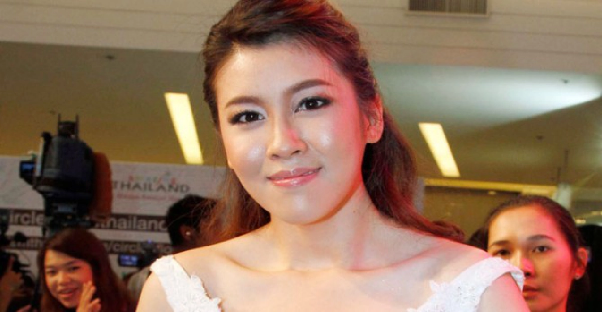 'ป๋อ'ประกอบ'ชมพู่'ทรายสีเพลิง

