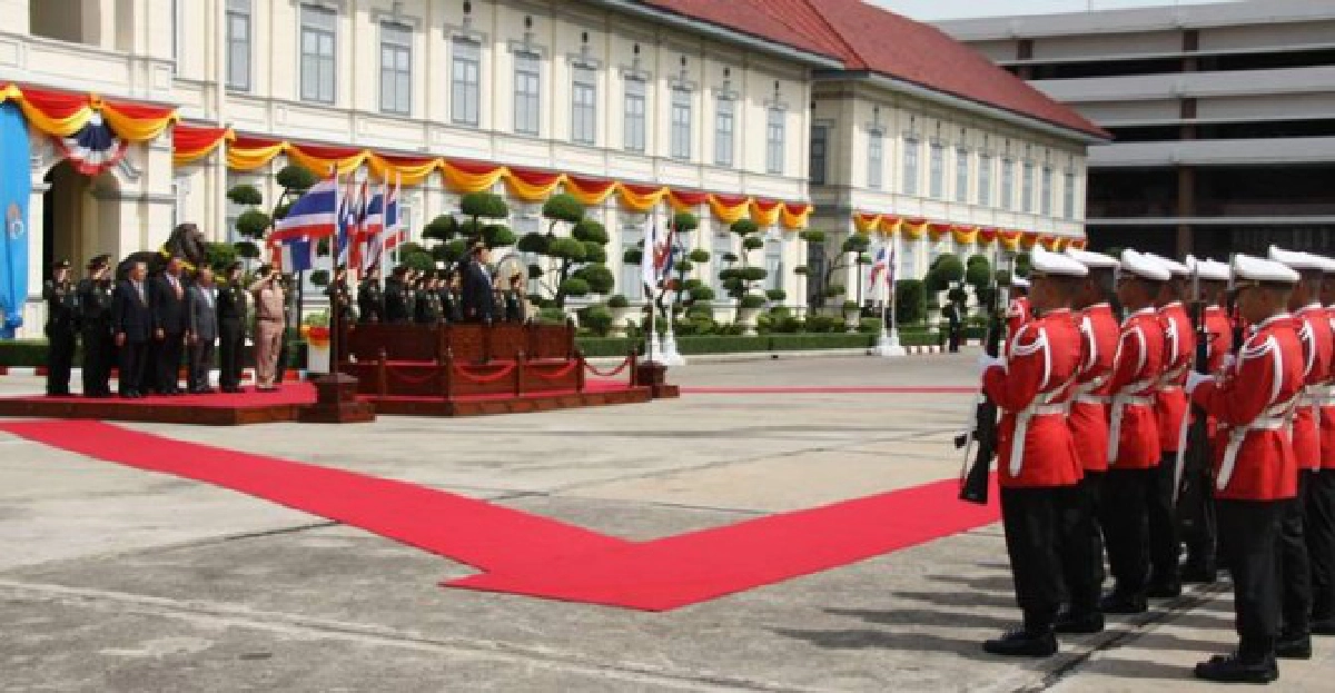 'ยุทธศักดิ์'เยี่ยมทบ.ชงเพิ่มงบกองทัพ20% 'ยุทธศักดิ์'เยี่ยมทบ.ชงเพิ่มงบกองทัพ20%