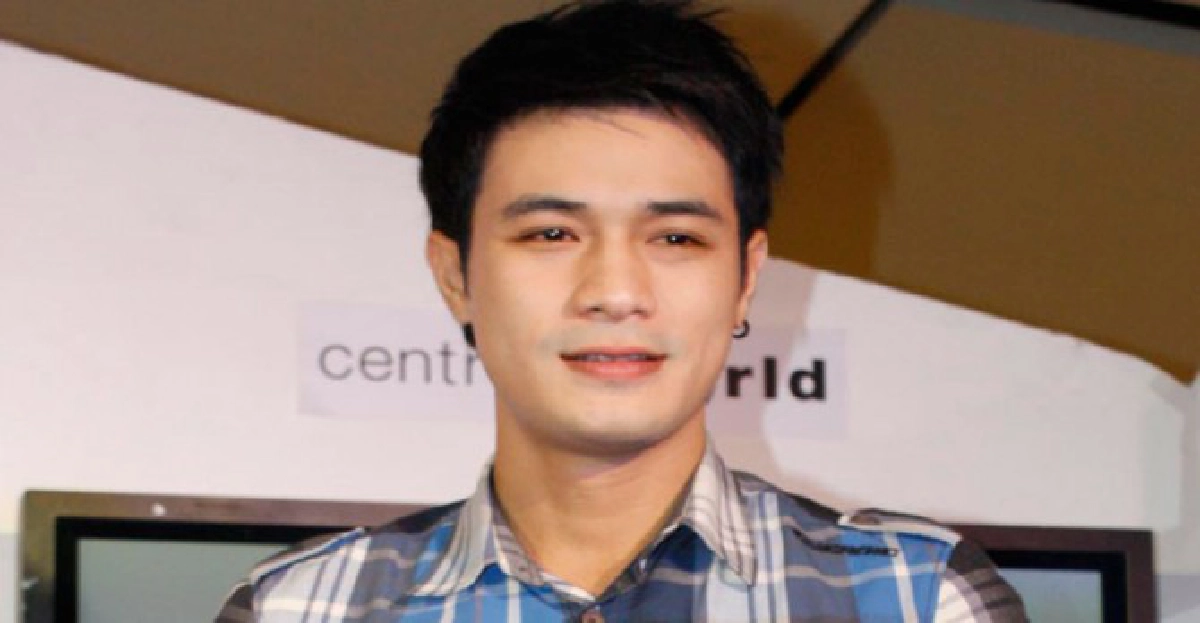 ฉีดฟิลเลอร์จริง'โฬม'ปัดเสริมดวง
ฉีดฟิลเลอร์จริง'โฬม'ปัดเสริมดวง