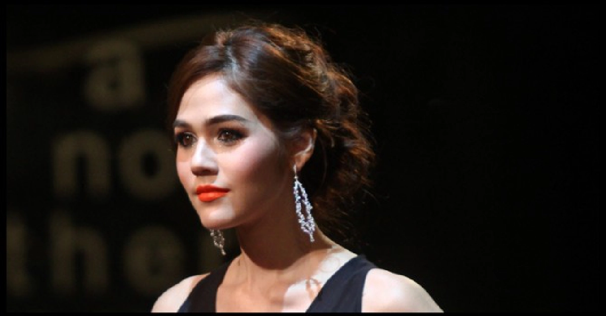 ชมพู่ยินดีเล่นทรายสีเพลงรับคุยจ๋า ชมพู่ยินดีเล่นทรายสีเพลงรับคุยจ๋า