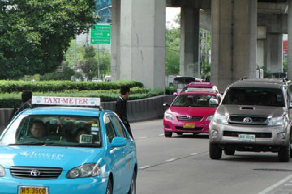 ข้ามถนนอันตราย 

