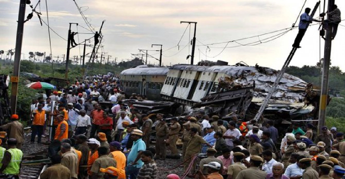 รถไฟโดยสารชนกันในอินเดียดับ10เจ็บเพียบ
รถไฟโดยสารชนกันในอินเดียดับ10เจ็บเพียบ