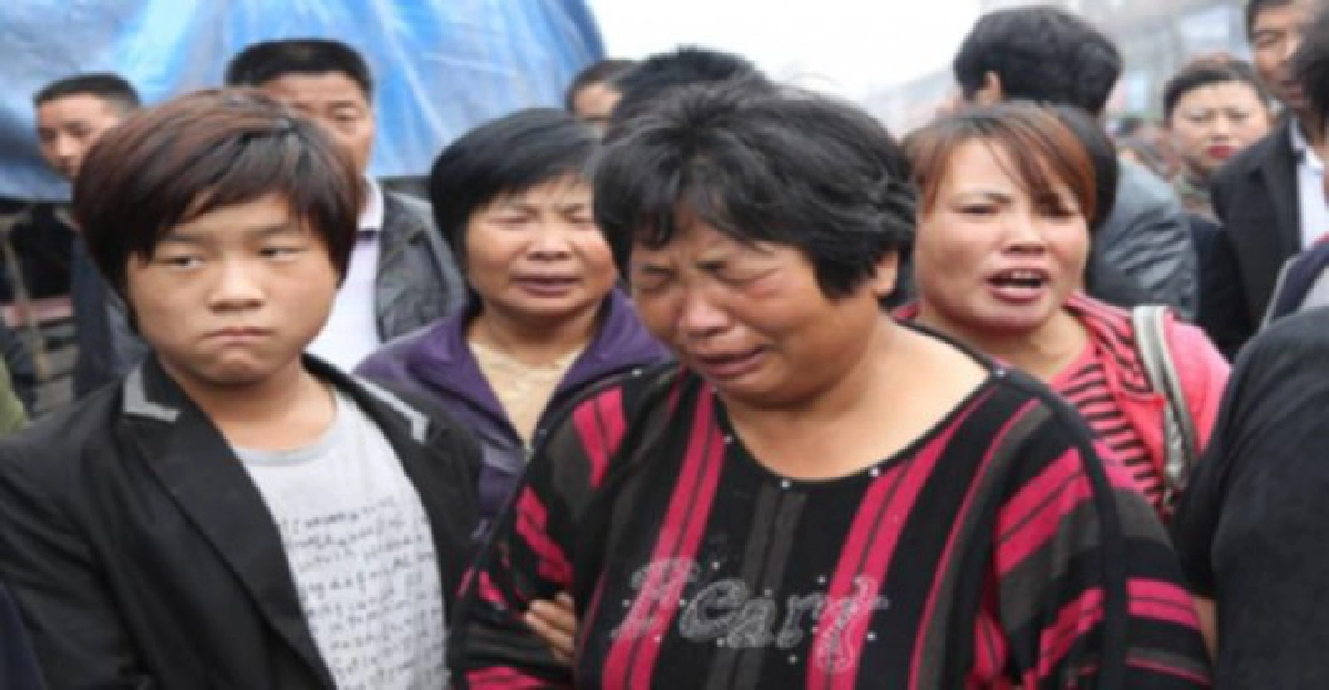 ชาวจีนคลั่งขวานจามเด็กผู้ใหญ่ดับ6 ชาวจีนคลั่งขวานจามเด็กผู้ใหญ่ดับ6