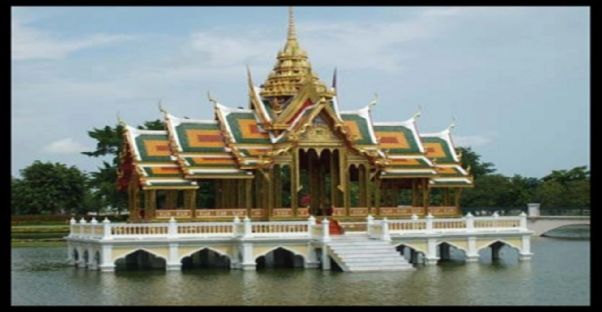 ต้นพระศรีมหาโพธิ์ที่พระราชวังบางปะอิน ต้นพระศรีมหาโพธิ์ที่พระราชวังบางปะอิน