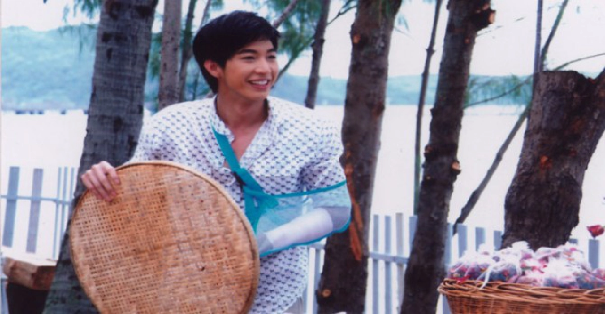 'โตโน่'มอง'เอม'ตาเยิ้มใน'บุหงาหน้าฝน'
'โตโน่'มอง'เอม'ตาเยิ้มใน'บุหงาหน้าฝน'