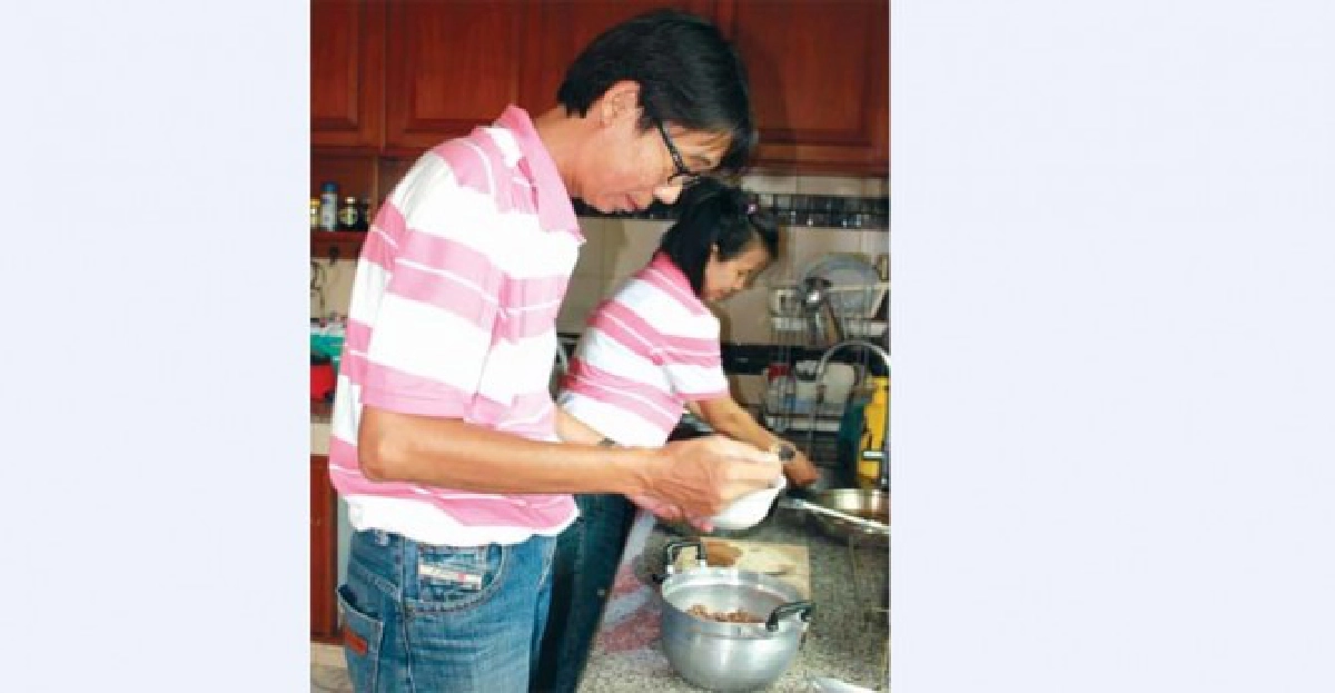 ข้าวกล่องน้องหมา'ดีลิเวอรี่'สดใหม่สะอาด ข้าวกล่องน้องหมา'ดีลิเวอรี่'สดใหม่สะอาด