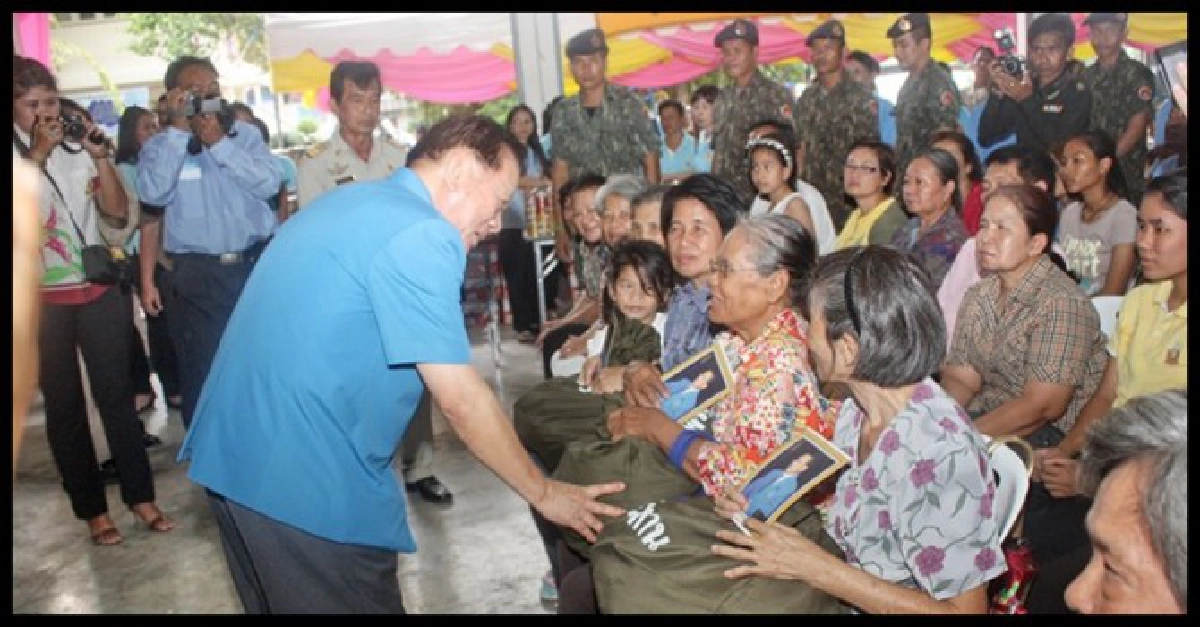 หลายจังหวัดเดือดร้อนภัยน้ำท่วม หลายจังหวัดเดือดร้อนภัยน้ำท่วม