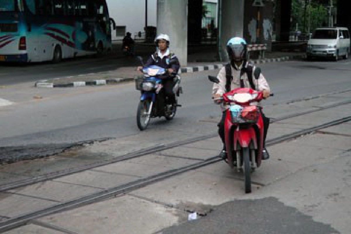 รางรถไฟทรุด
รางรถไฟทรุด