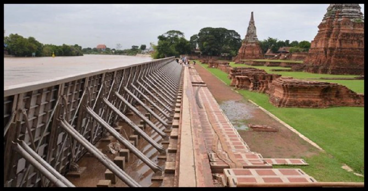 เจ้าพระยาทะลักท่วมวัดไชยวัฒนาราม เจ้าพระยาทะลักท่วมวัดไชยวัฒนาราม