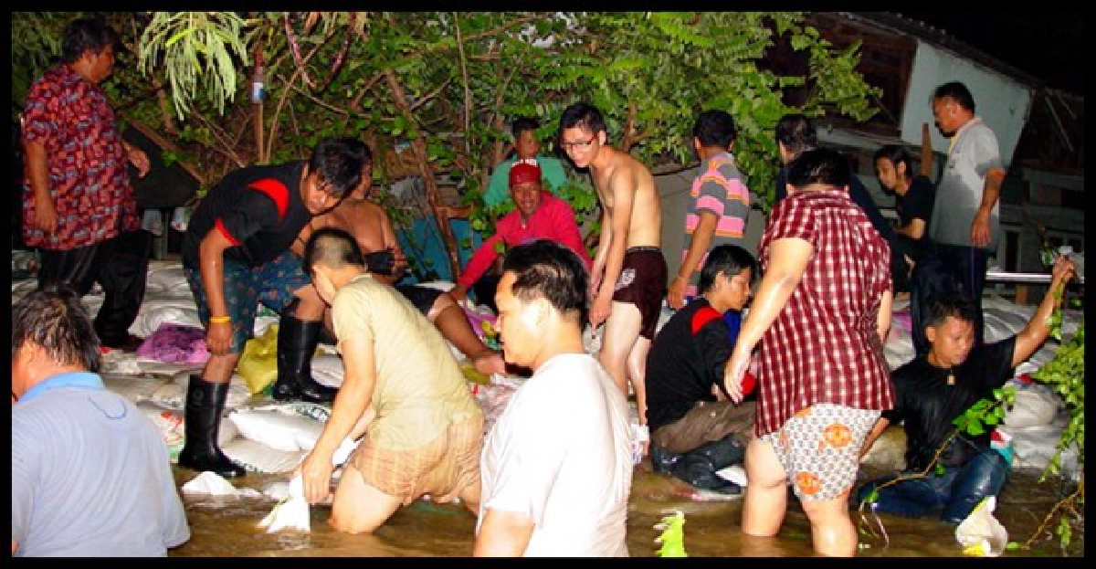 น้ำทะลักตลาดสดทม.ปทุมฯ น้ำทะลักตลาดสดทม.ปทุมฯ