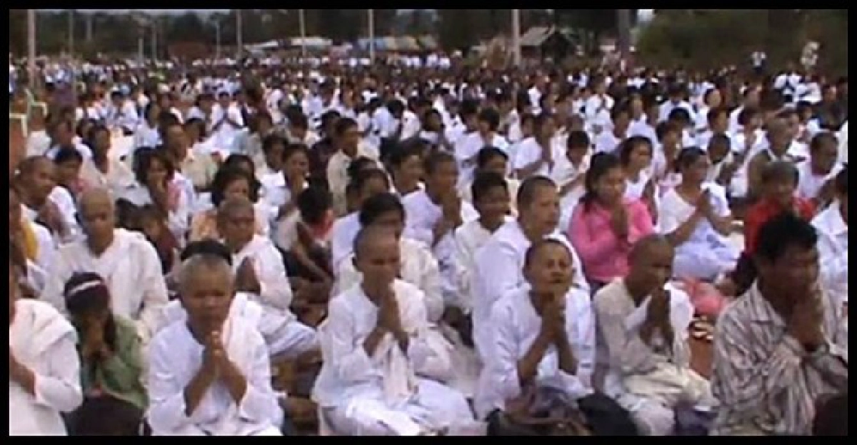 'ไทย-กัมพูชา'ตักบาตรสานสัมพันธ์ 'ไทย-กัมพูชา'ตักบาตรสานสัมพันธ์
