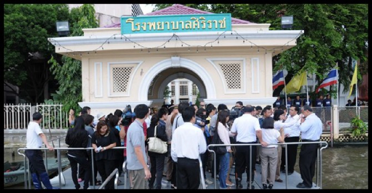 เสริมกระสอบทรายกันท่วมศิริราช