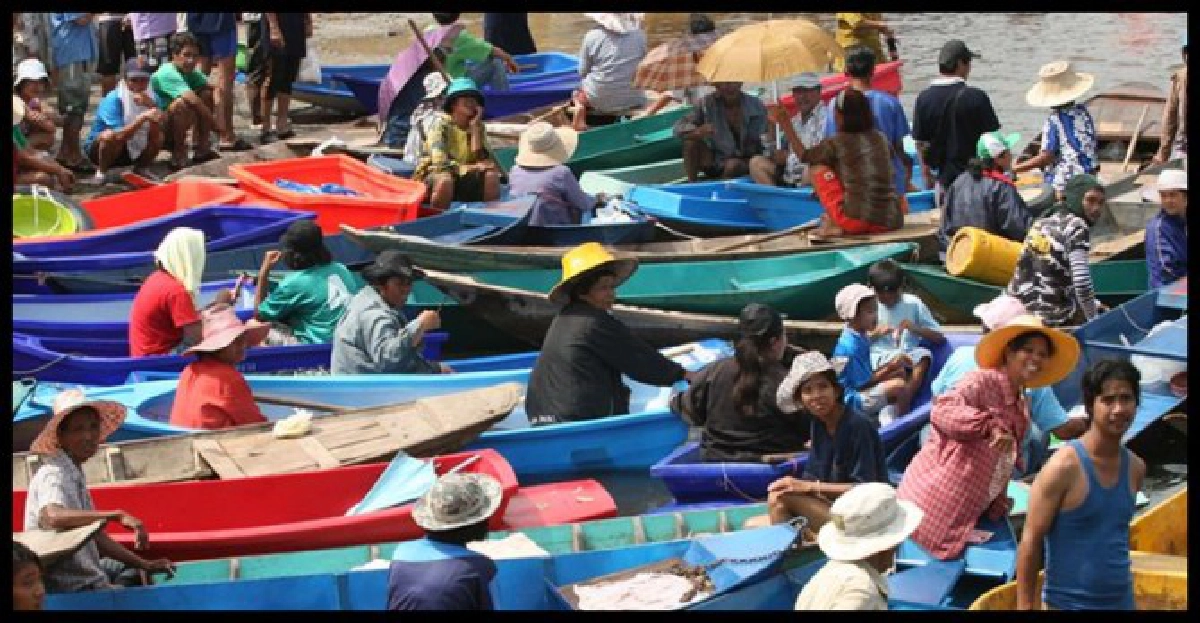 จีนมอบเรือ65ลำช่วยไทยน้ำท่วม