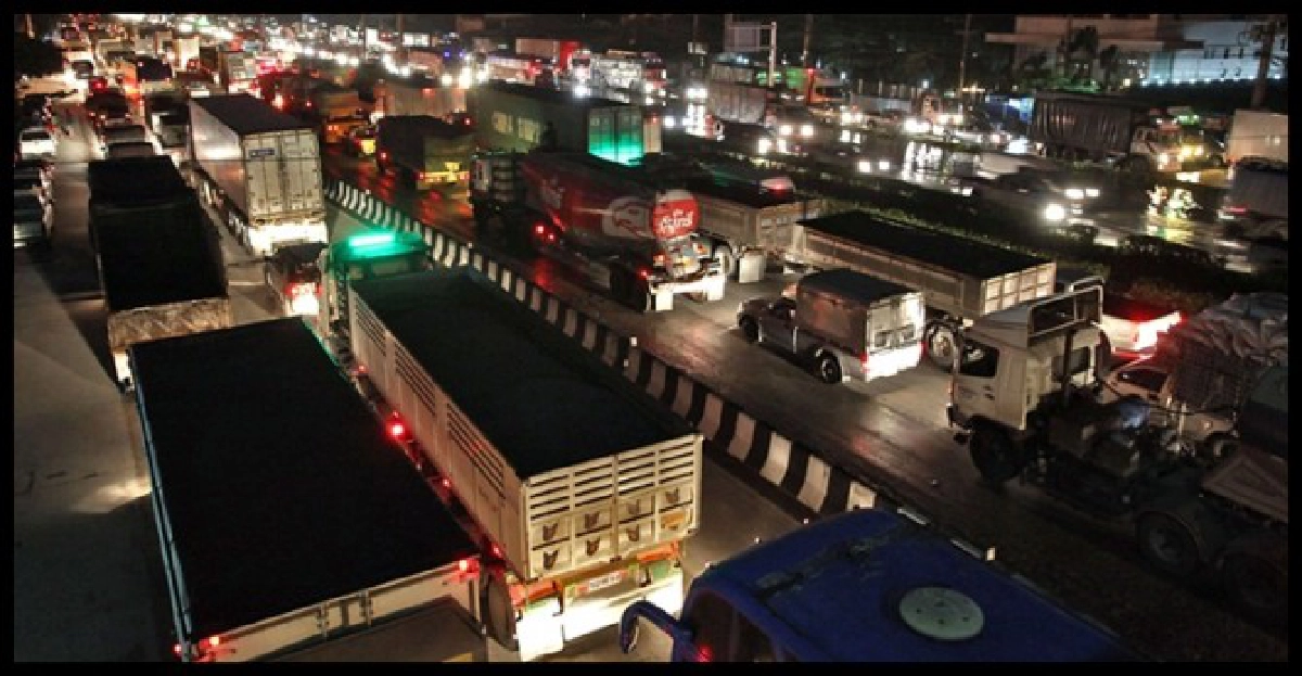 ปิดถนนพหลฯกม.55-57แล้ว ปิดถนนพหลฯกม.55-57แล้ว